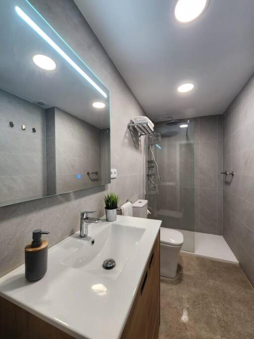 Piso De Diseno Elche Apartment Bagian luar foto