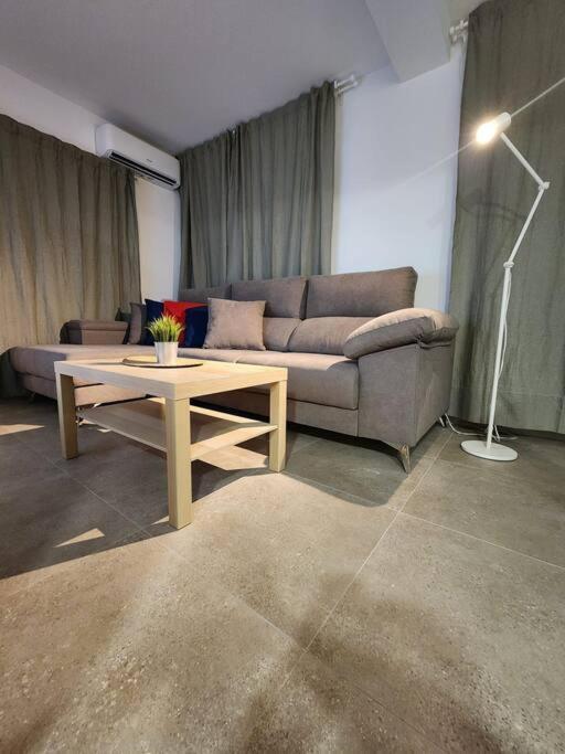 Piso De Diseno Elche Apartment Bagian luar foto