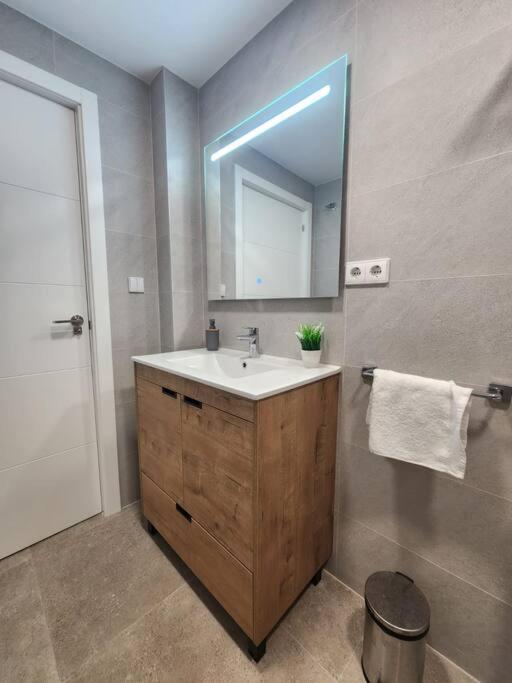 Piso De Diseno Elche Apartment Bagian luar foto